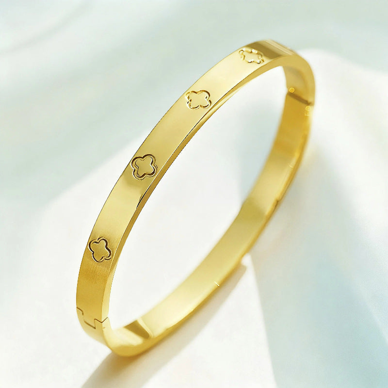 Golden Clover Luxe Bangle